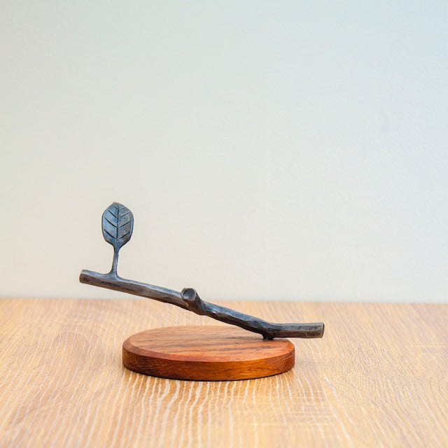 アイアンのメガネスタンド