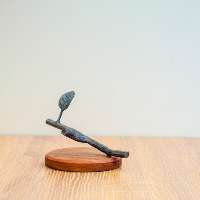 アイアンのメガネスタンド